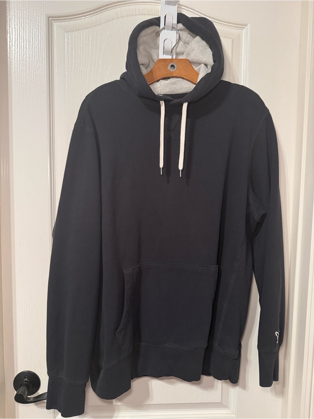 American Eagle Outfitters Men's Logo Heavyweight Black Hoodie Size Large NWOT